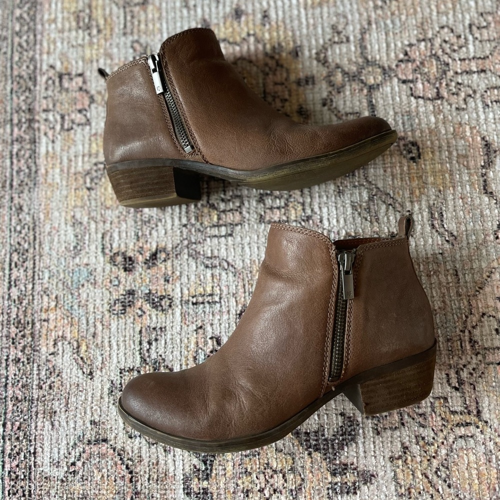Lucky Brand Womens Basel Bootie Leather Ankle Chelsea, Tan Beige Size 6.5 M 37